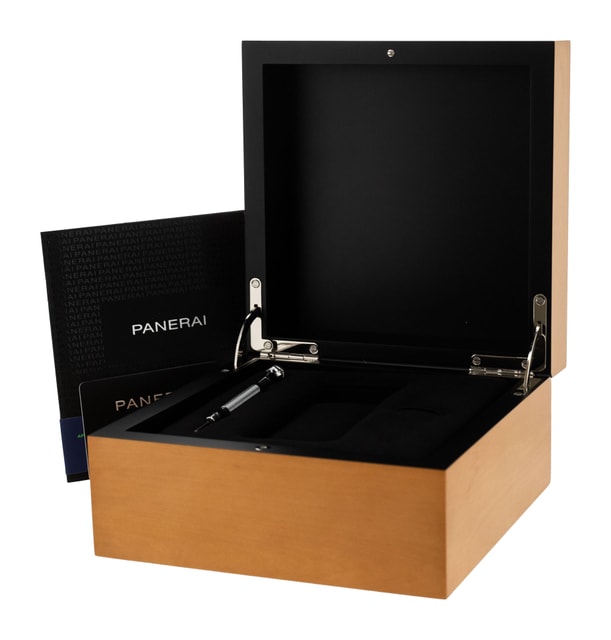 Panerai Luminor Marina PAM01662 Image 4